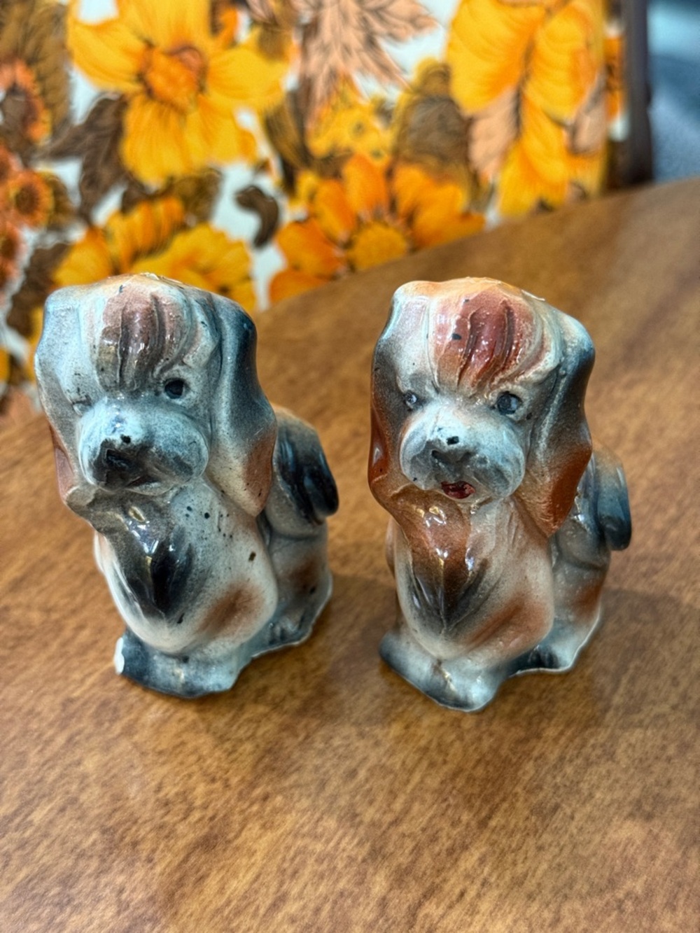 Vintage MCM 1950’s Pair of Vintage Ceramic Dog Figurine Salt & Pepper Shakers